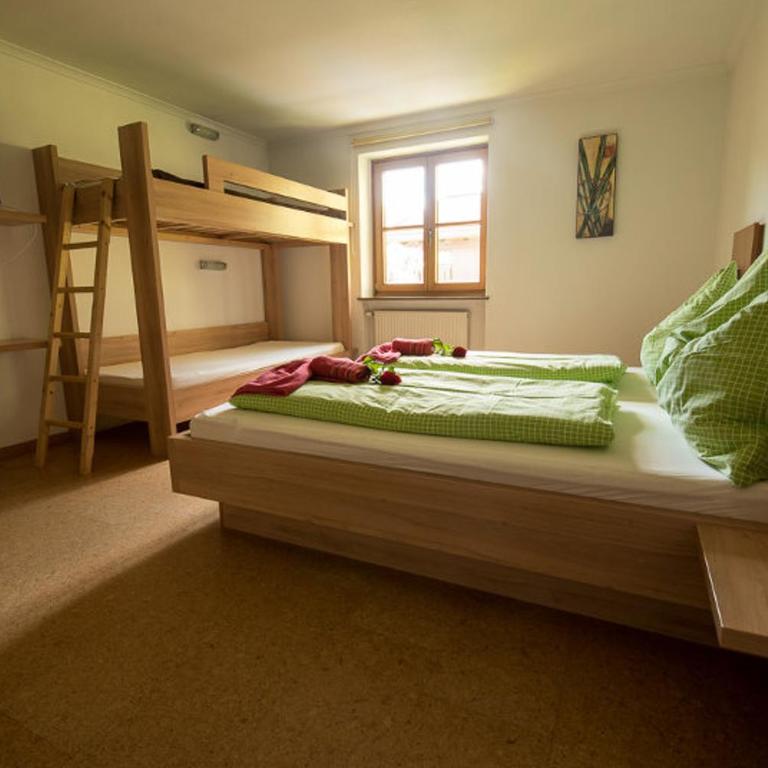 Ferienwohnung mit eigenem Balkon - Apartment mit 1 Schlafzimmer - 3