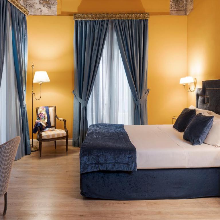 Palazzo Arone dei Baroni di Valentino - Camera Deluxe Matrimoniale/Doppia con Letti Singoli con Balcone - 11