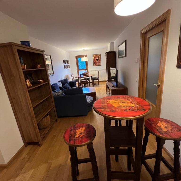 CASA de DRON Cerler - Two-Bedroom Apartment - 11