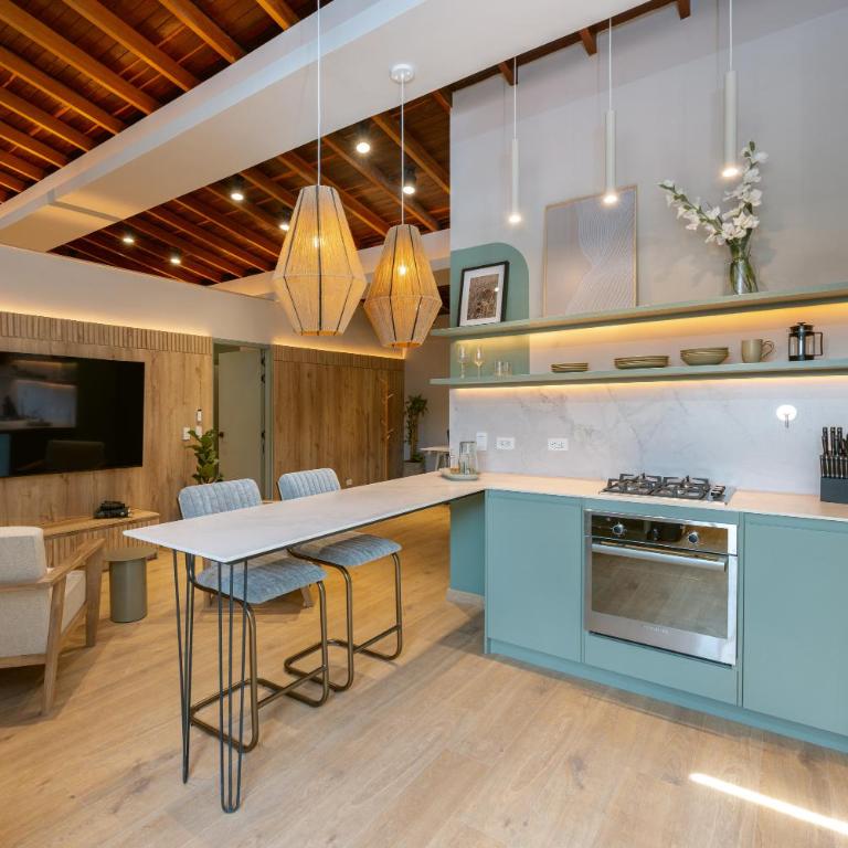 StrataSix Hotel - One-Bedroom Apartment with Balcony and Mountain View - 2