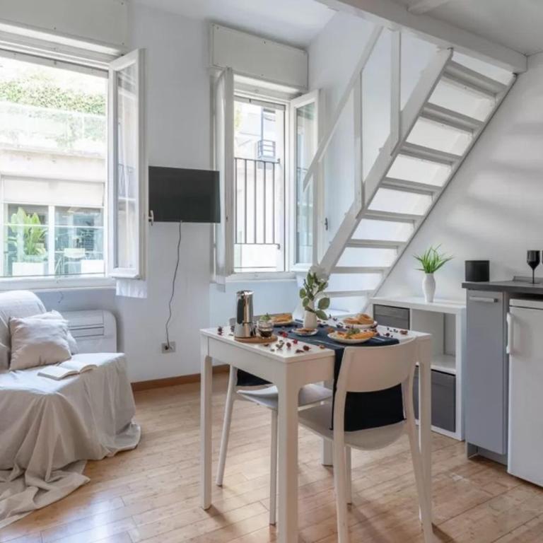 Two-room apartment San Babila Milan - Appartamento con 2 Camere da Letto - 10