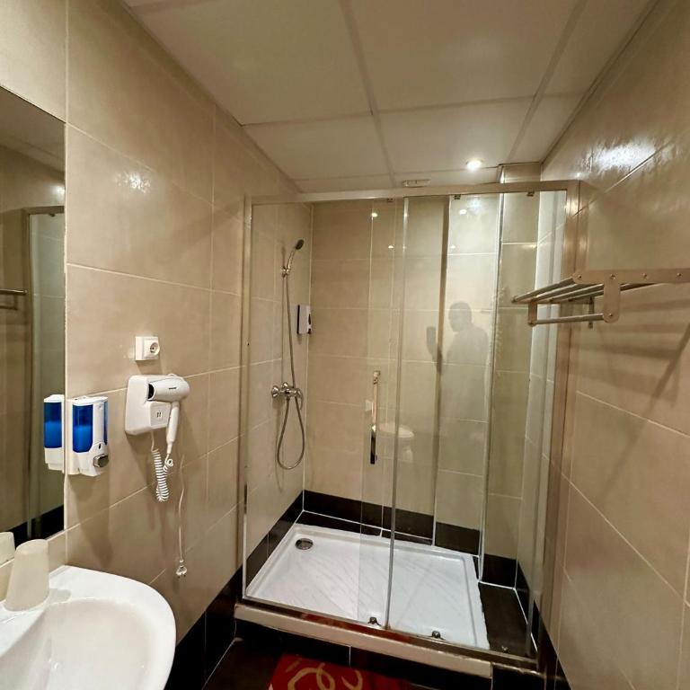 Grand Hôtel De L'Europe - Chambre Lits Jumeaux - 16