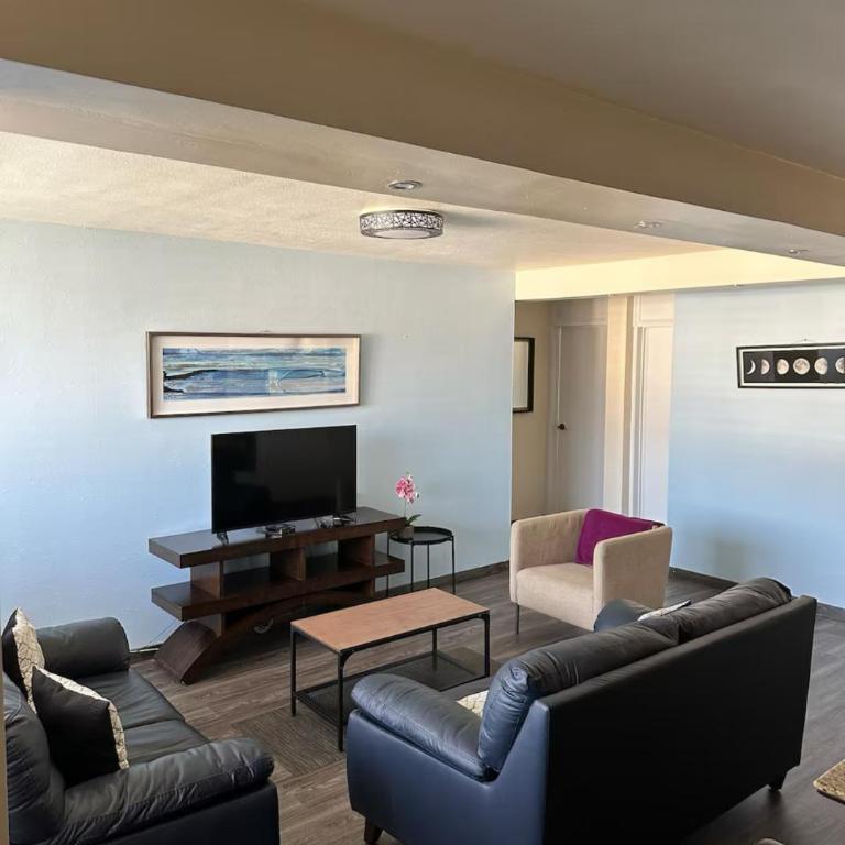 Exclusive condominium close to the border - Three-Bedroom Apartment - 2
