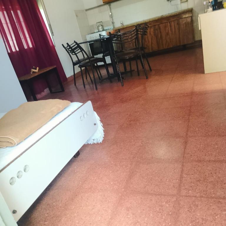 Alquiler Cosquin por Temporada Tel sin comas 3,5,4,1,5,5,2,7,1,1 - Casa con 1 dormitorio - 6