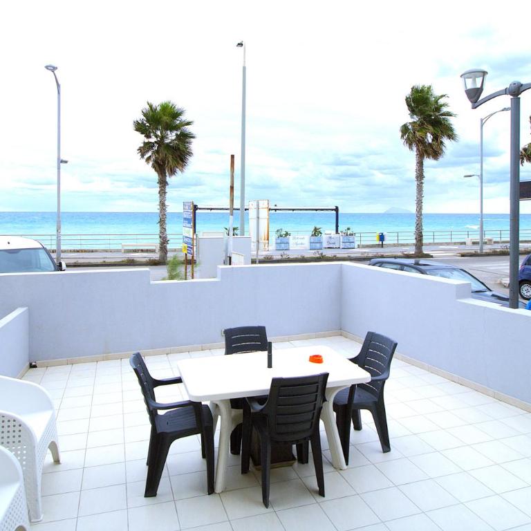 Capo d'Orlando Apartments - Relax Beachside - Appartamento con 2 Camere da Letto, Terrazza e Vista Mare - 20