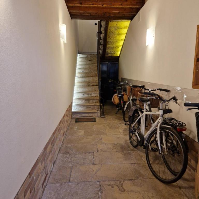 Suite Piazzetta Vigo - Appartamento Superior con Vista Città - 21