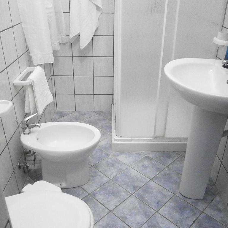 B&B La Rosa Lampedusa - Camera Matrimoniale con Bagno Privato - 1
