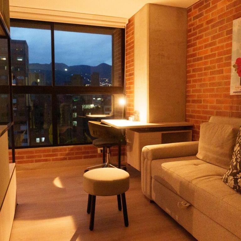 NEW in laurels with air , loft type, giant tv - Apartamento de 1 dormitorio - 35