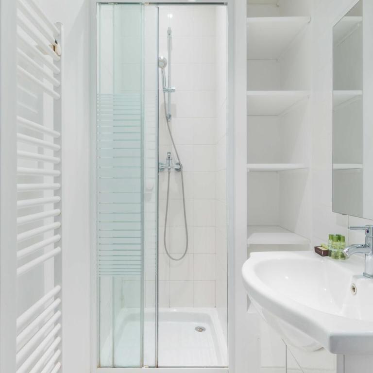 Fully-equipped modern cocoon near Parc Montsouris - Two-Bedroom Apartment - 16