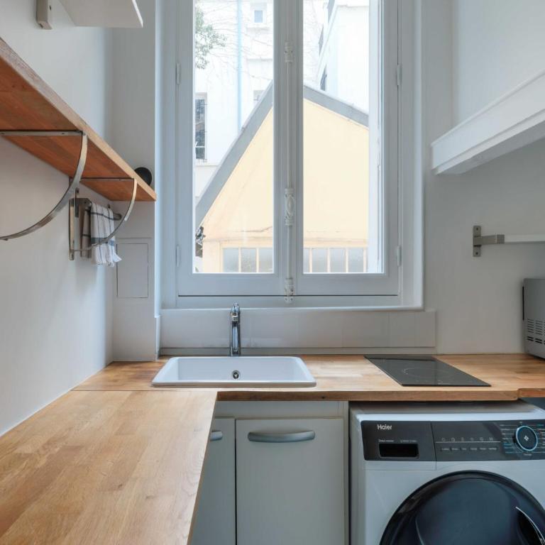 Fully-equipped modern cocoon near Parc Montsouris - Two-Bedroom Apartment - 11
