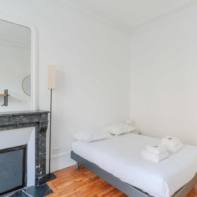 Fully-equipped modern cocoon near Parc Montsouris - Two-Bedroom Apartment - 12