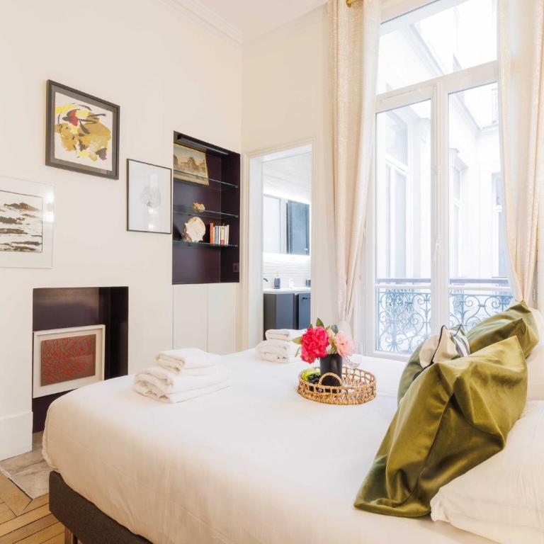 Superb central 2BDR 4P apartment - Palais Royal - Two-Bedroom Apartment - 4