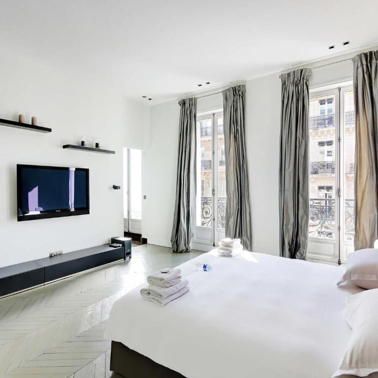 Elegant aprt- 2BDR 4P Close to the Champs Elysées - Two-Bedroom Apartment - 11