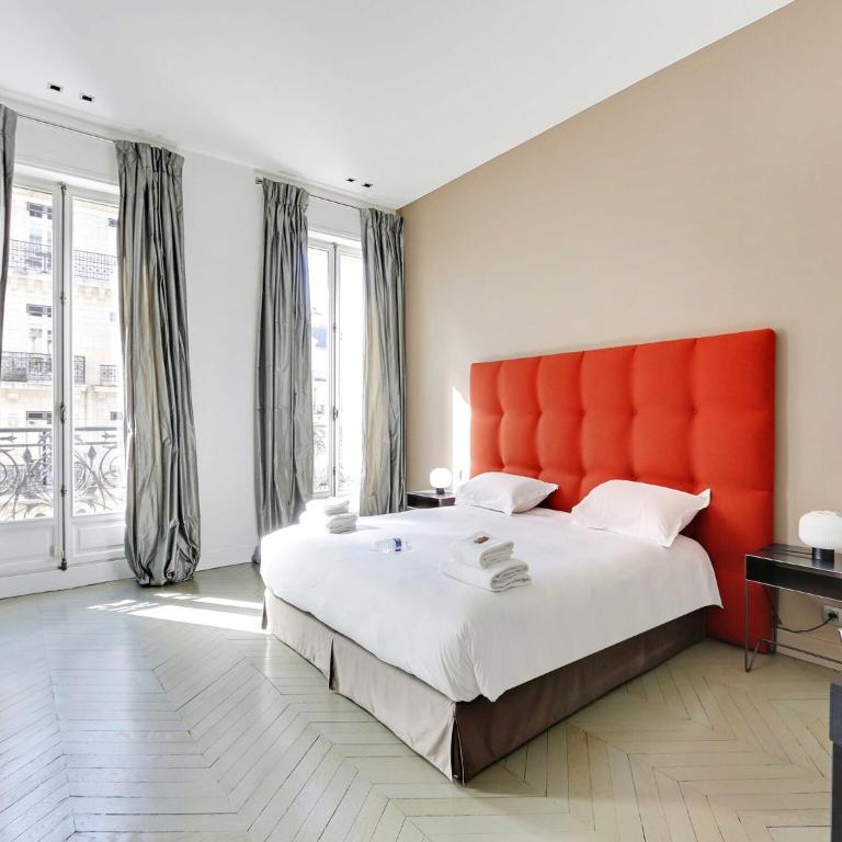 Elegant aprt- 2BDR 4P Close to the Champs Elysées - Two-Bedroom Apartment - 10