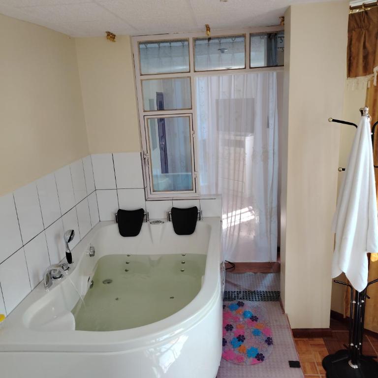 HOTEL CARIBEAN REAL - Habitación con cama grande y bañera de hidromasaje - 5