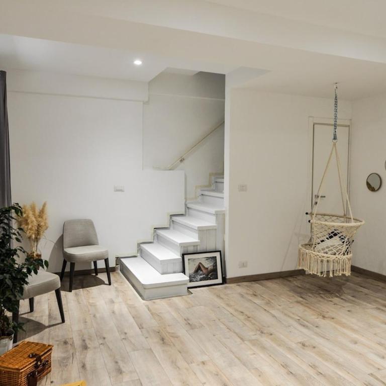Deluxe Artistic Loft - Two-Bedroom Apartment - 8