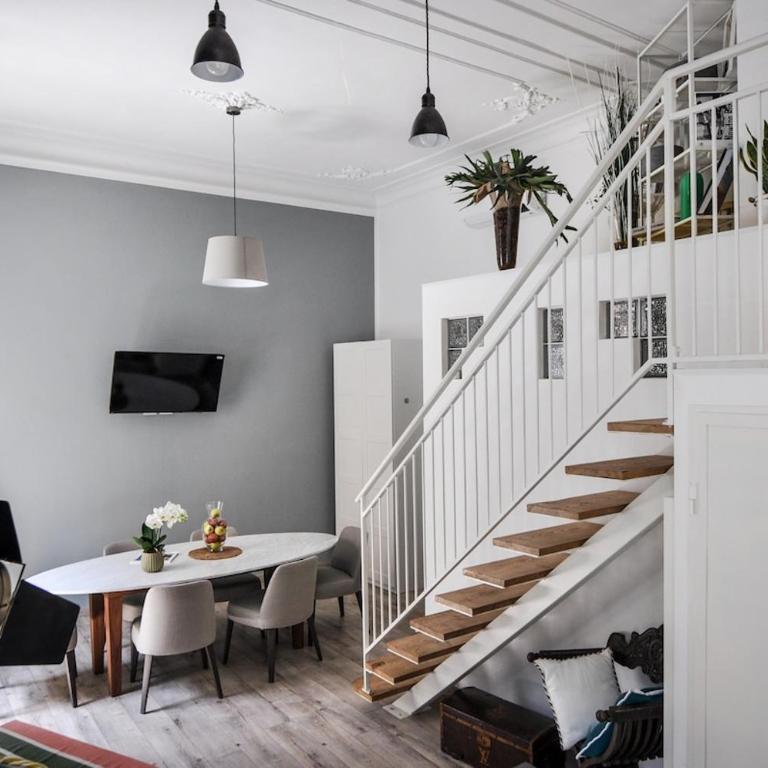 Deluxe Artistic Loft - Two-Bedroom Apartment - 33