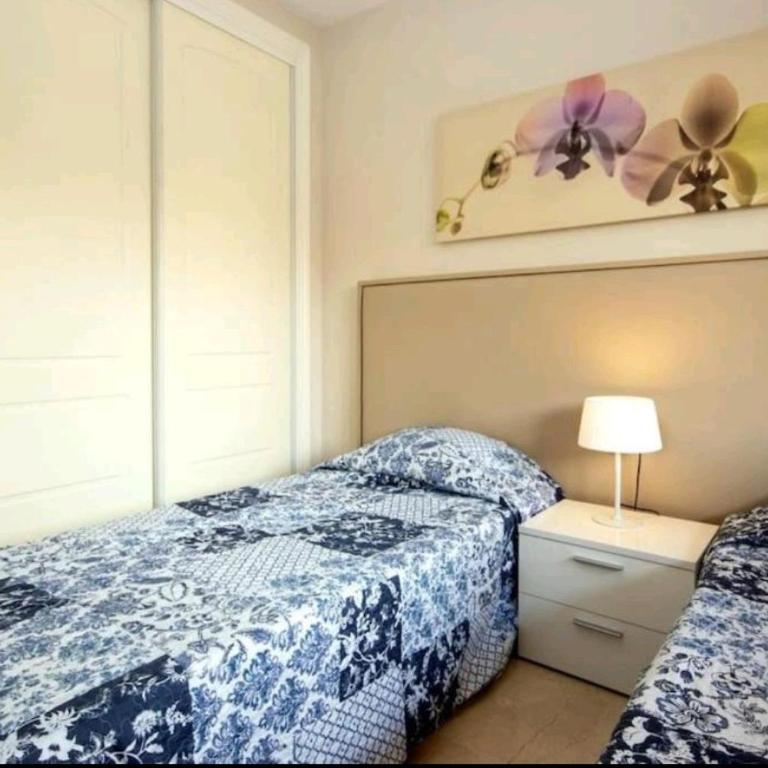 Modern apartment next to pool - Two-Bedroom Apartment - 20