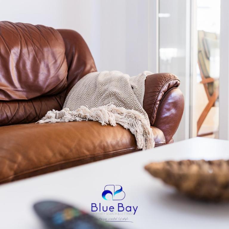 White Bay Beach Apartment - Two-Bedroom Apartment - 2