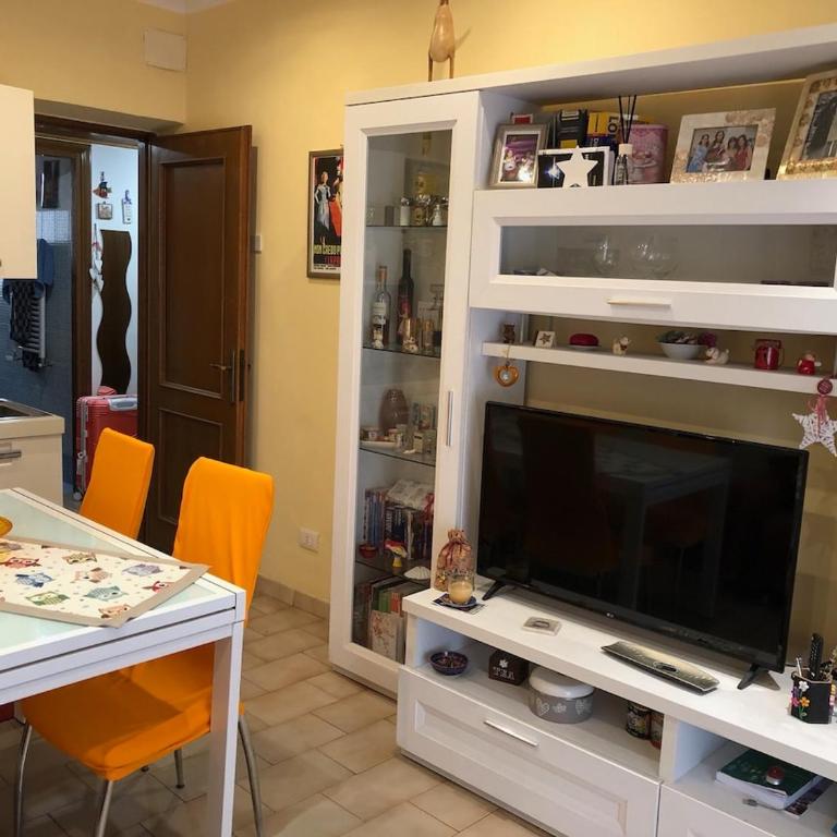 Appartamento a due passi dalla Storia e dalla Movida Romana - Appartamento con 2 Camere da Letto - 2