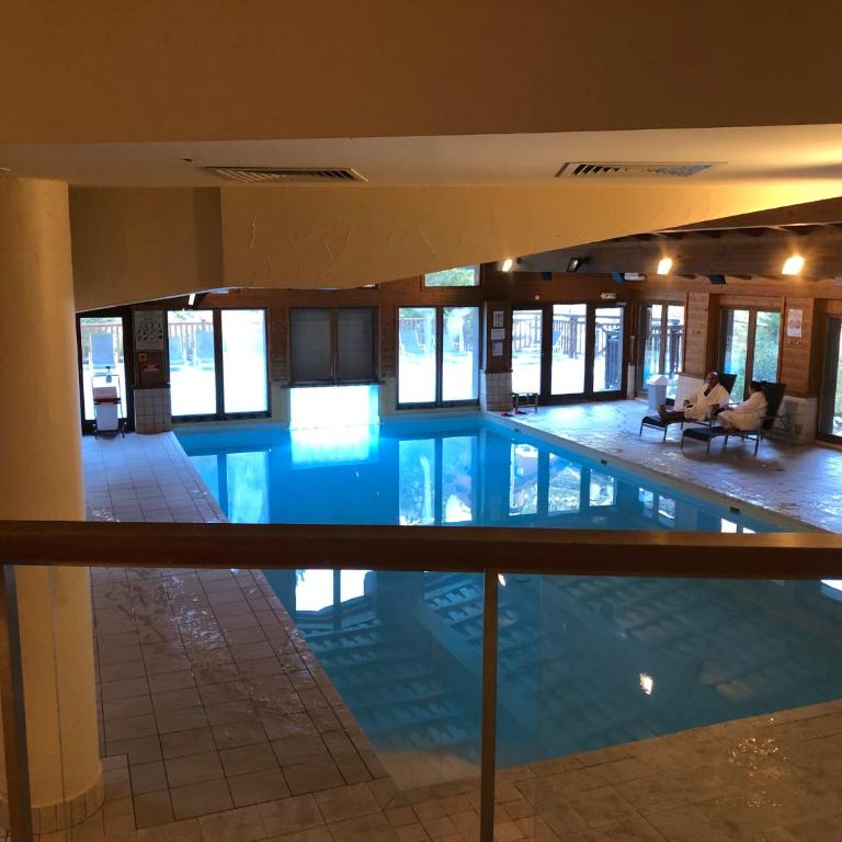 Appt rénové, 6 personnes Arc 1950 vue exceptionnelle MontBlanc, sauna, hammam, piscine int et ext - Appartement 2 Chambres - 22