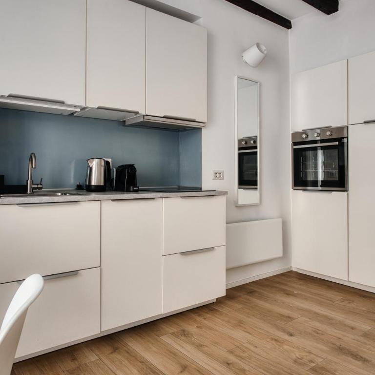 Just Urban Stays - Cozy 1-BR Apartment in Center - Steps M2 and M4 Metro - Appartamento con 1 Camera da Letto - 5