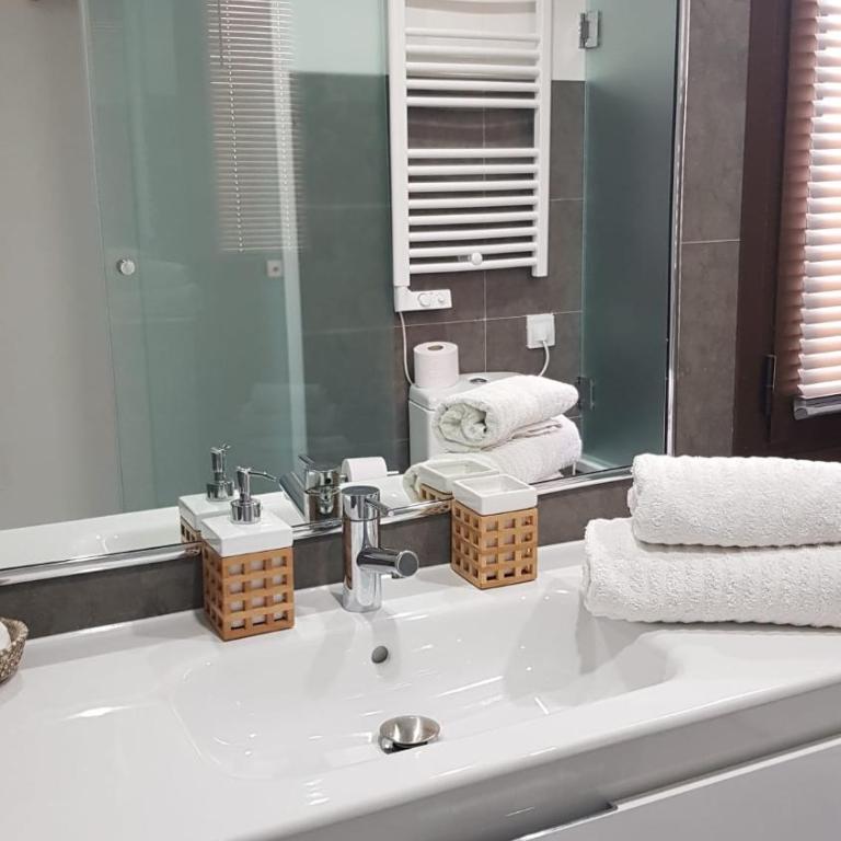 Luxury apartment in the heart of Moraira & 200mtrs from the sea - Three-Bedroom Apartment - 15
