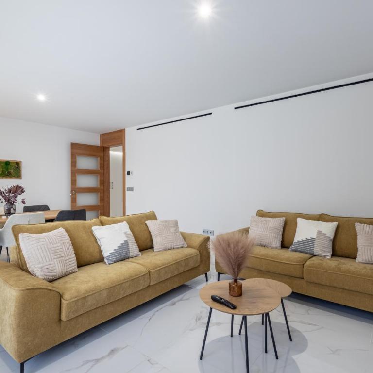 Dreaming Puerta Real - Three-Bedroom Apartment - 14