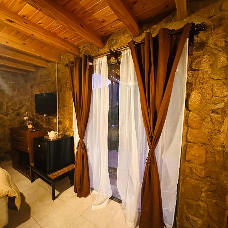 Uva Cabañas - Habitación Cuádruple con vistas a la montaña - 2