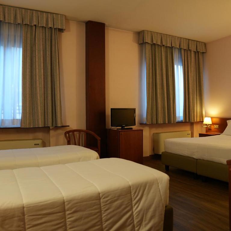 Hotel Albatros - Quadruple Room - 8