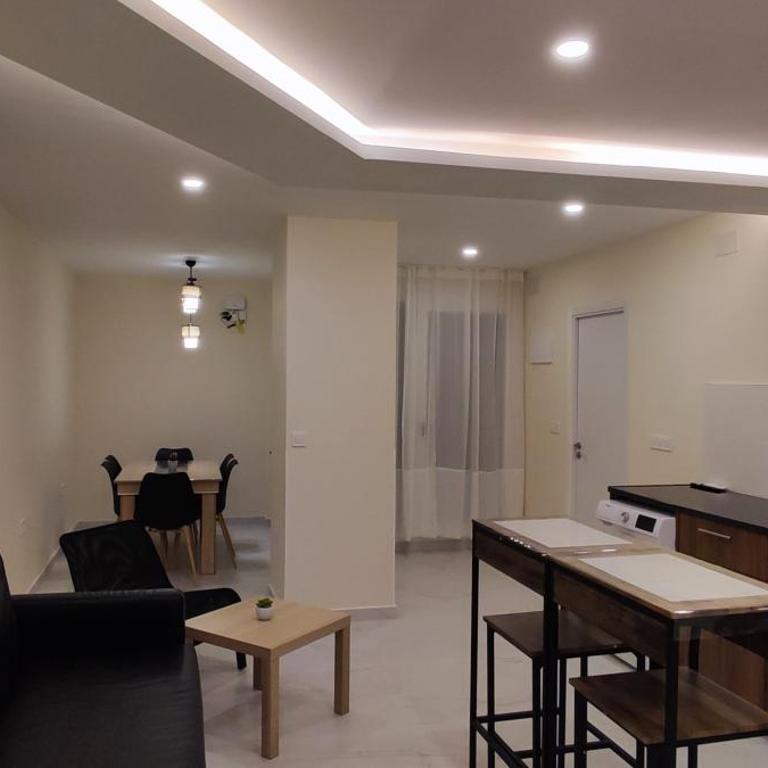 Queen Residence - Two-Bedroom Apartment - 7