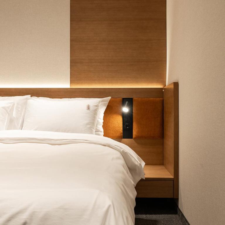 Garni Hotel Galeria - Standardna Dvokrevetna Soba sa Bračnim Krevetom - 6