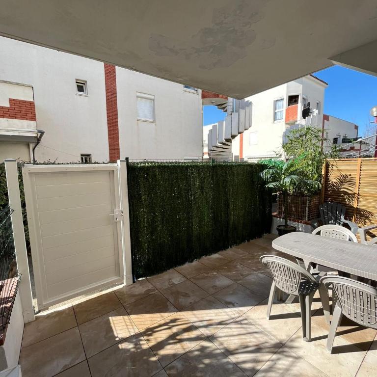 Superbe T2 climatisé avec terrasse & piscine avec accès direct à la mer - Appartement 1 Chambre - 31