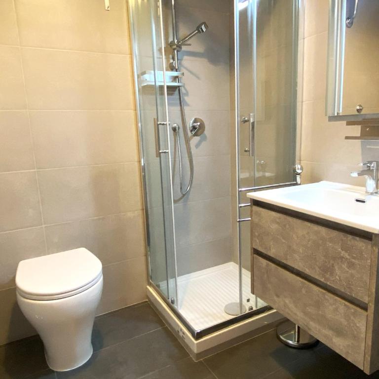 Trastevere Avenida - Four-Bedroom Deluxe Apartment - 18