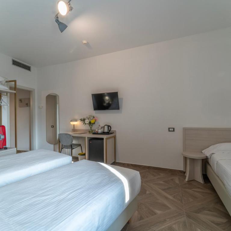 Hotel Donatello - Camera Tripla Standard - 2