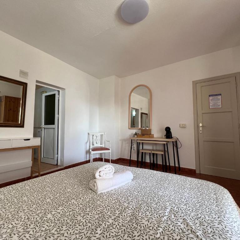 Habitacion doble con terraza a 50m de la playa Los Cristianos - Apartamento de 1 dormitorio - 5