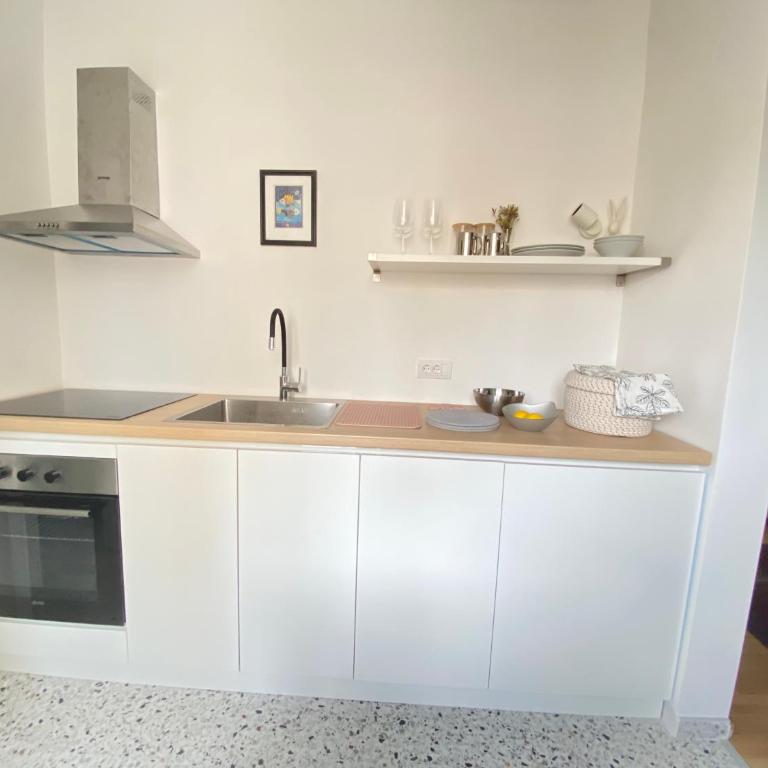 City center salon-style apartment free parking - Apartman sa 1 Spavaćom Sobom - 3