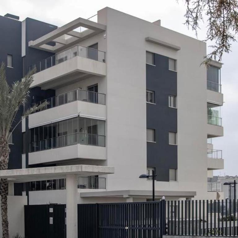 5-Star Complex With 3 Pools & Gym - Apartamento de 3 dormitorios con balcón - 3