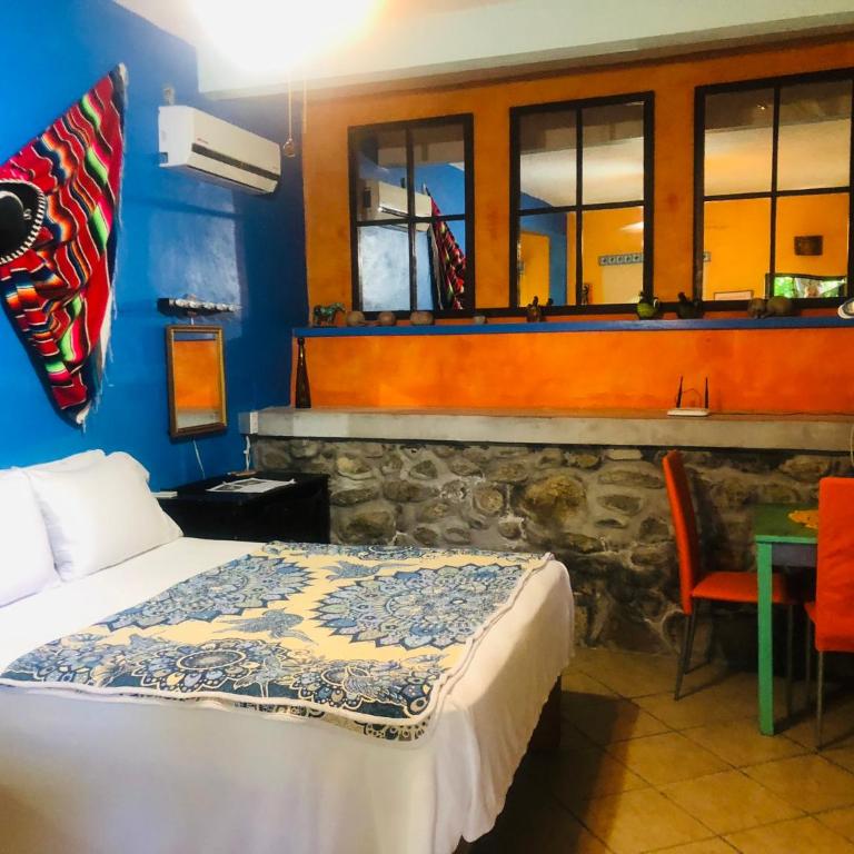 Casa Cereza Apartments - Jungle Hideaway - 44