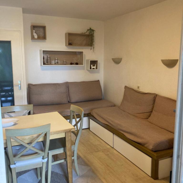 Appartement Cosy deux pieces coté pinede - Apartment mit 1 Schlafzimmer und Terrasse - 4