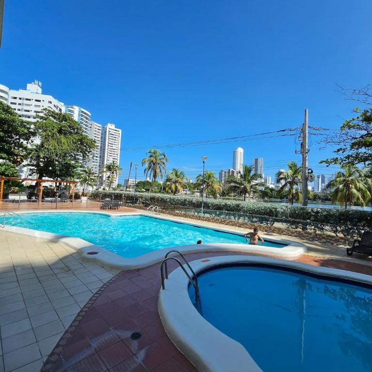 Vacation Home with water views in every room! - Apartment - 25