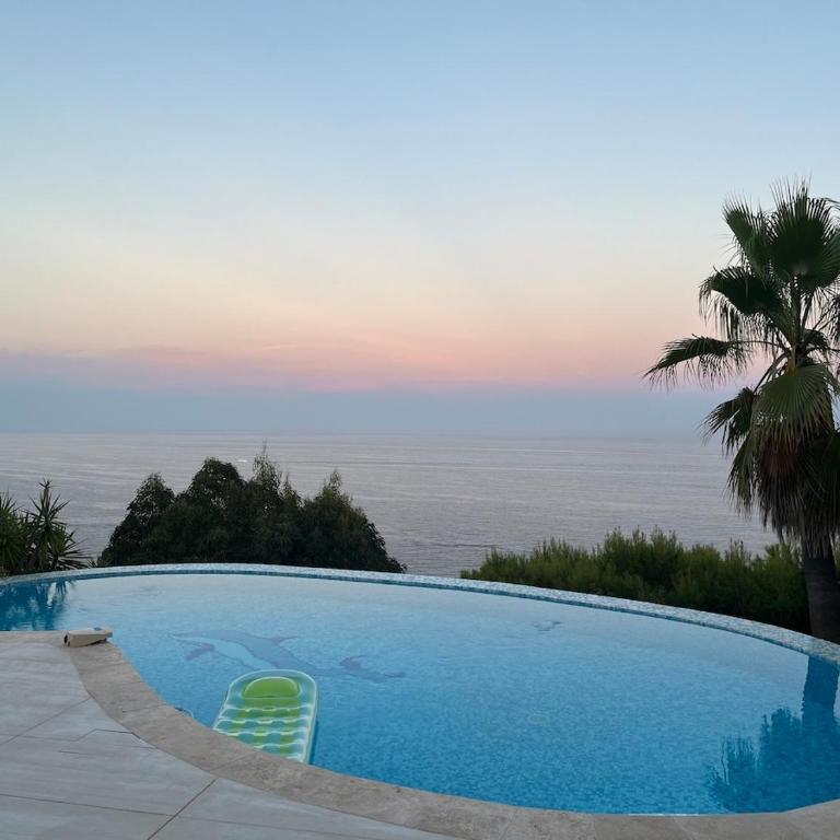 Luxueuse villa panoramique, vue imprenable sur la mer, piscine, 6 chambres à Anthéor - Villa con vistas al mar - 77