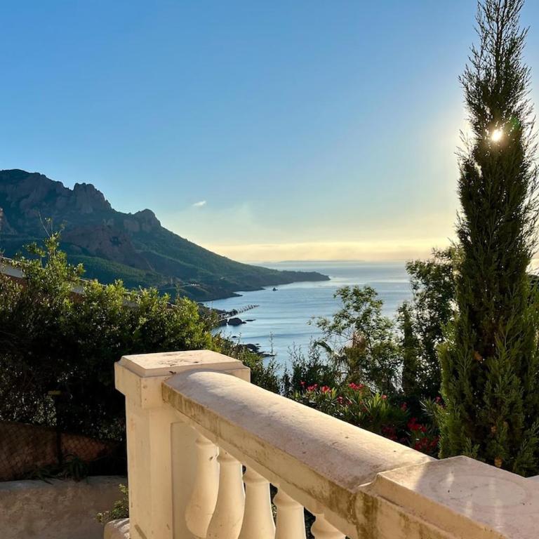 Luxueuse villa panoramique, vue imprenable sur la mer, piscine, 6 chambres à Anthéor - Villa con vistas al mar - 74