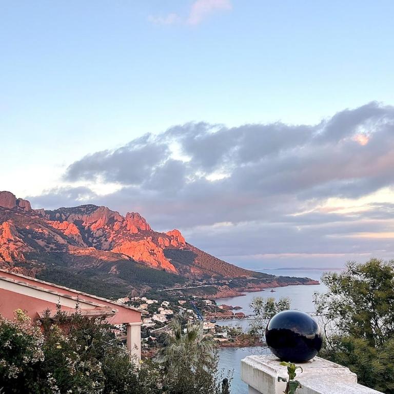 Luxueuse villa panoramique, vue imprenable sur la mer, piscine, 6 chambres à Anthéor - Villa con vistas al mar - 91