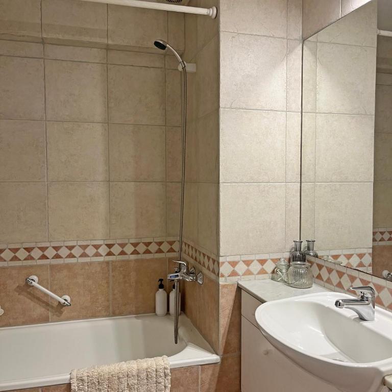 Amplio estudio con patio y parrilla a metros de la cancha de river - Apartamento de 1 dormitorio - 34