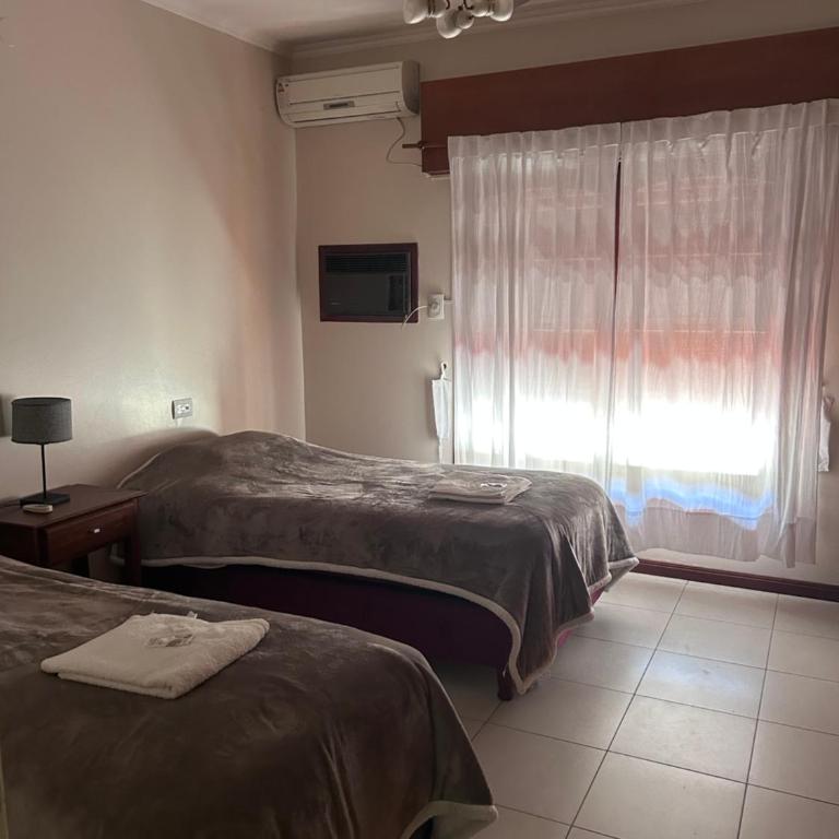 Excelente casa céntrica - Three-Bedroom House - 4