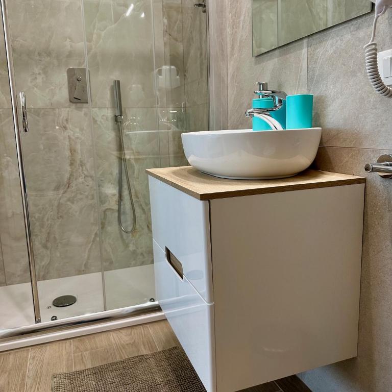Monti Tiburtini Roma Guest House - Camera Matrimoniale con Bagno Privato - 12