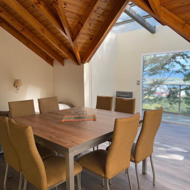 Casa Departamento en el Bosque - Suite Familiar con balcón - 13
