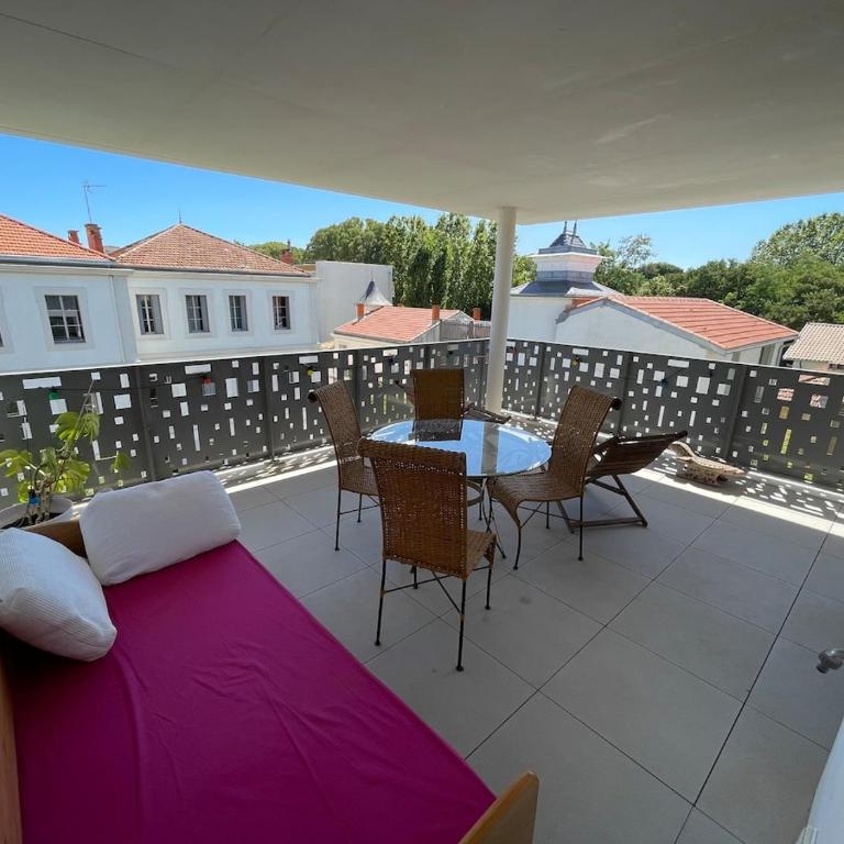 Large apartment with air conditioning, terrace and parking - Apartamento de 3 dormitorios - Planta Alta - 2