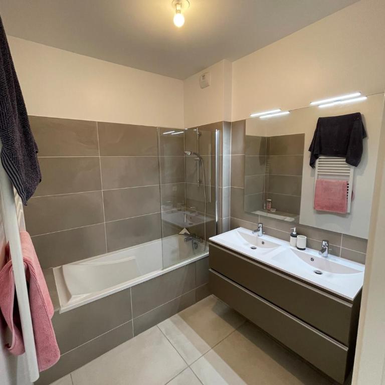 Large apartment with air conditioning, terrace and parking - Apartamento de 3 dormitorios - Planta Alta - 13